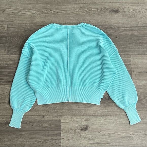 AERIE Beyond Cropped Sweater XS Oversized Faded Blue Chunky Knit Casual Cozy - Picture 6 of 8